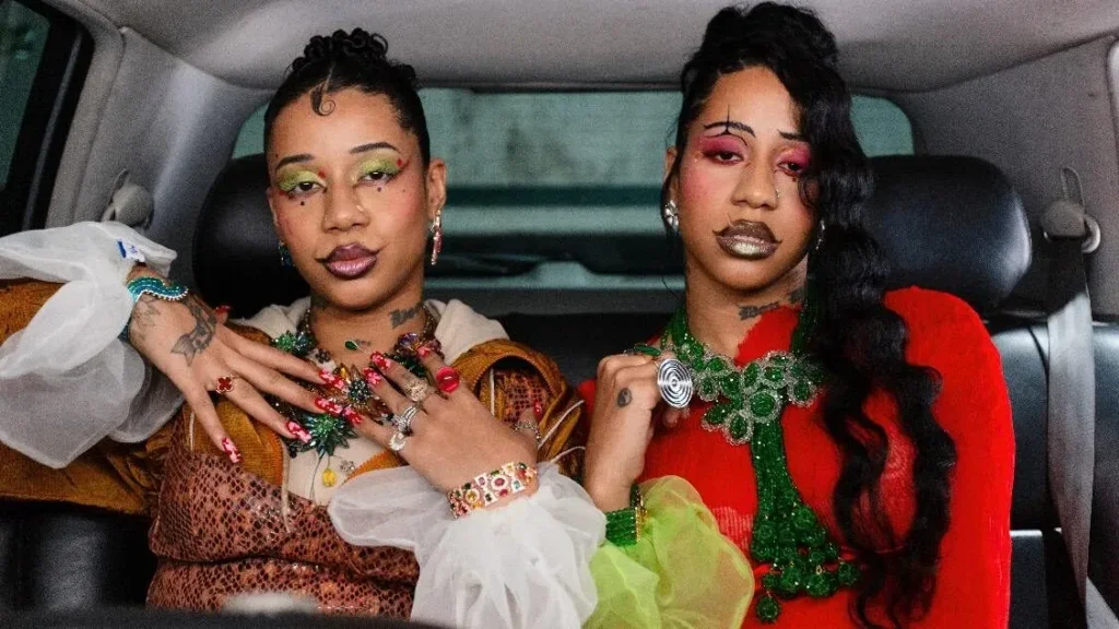 Tasha e Tracie apresentam Serena & Venus – A Experiência